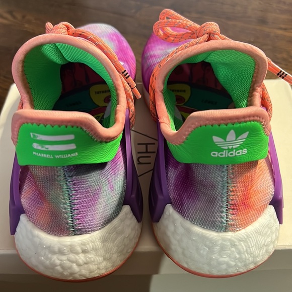 PHARRELL WILLIAMS ADIDAS/ PW Hu Holi NMD MC (Chalk Coral) - Picture 3 of 11